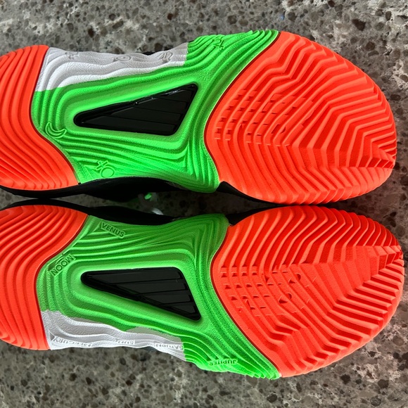 New Balance Kawhi 2 X Goosebumps, Size 5 Youth, NWOT - Picture 3 of 4